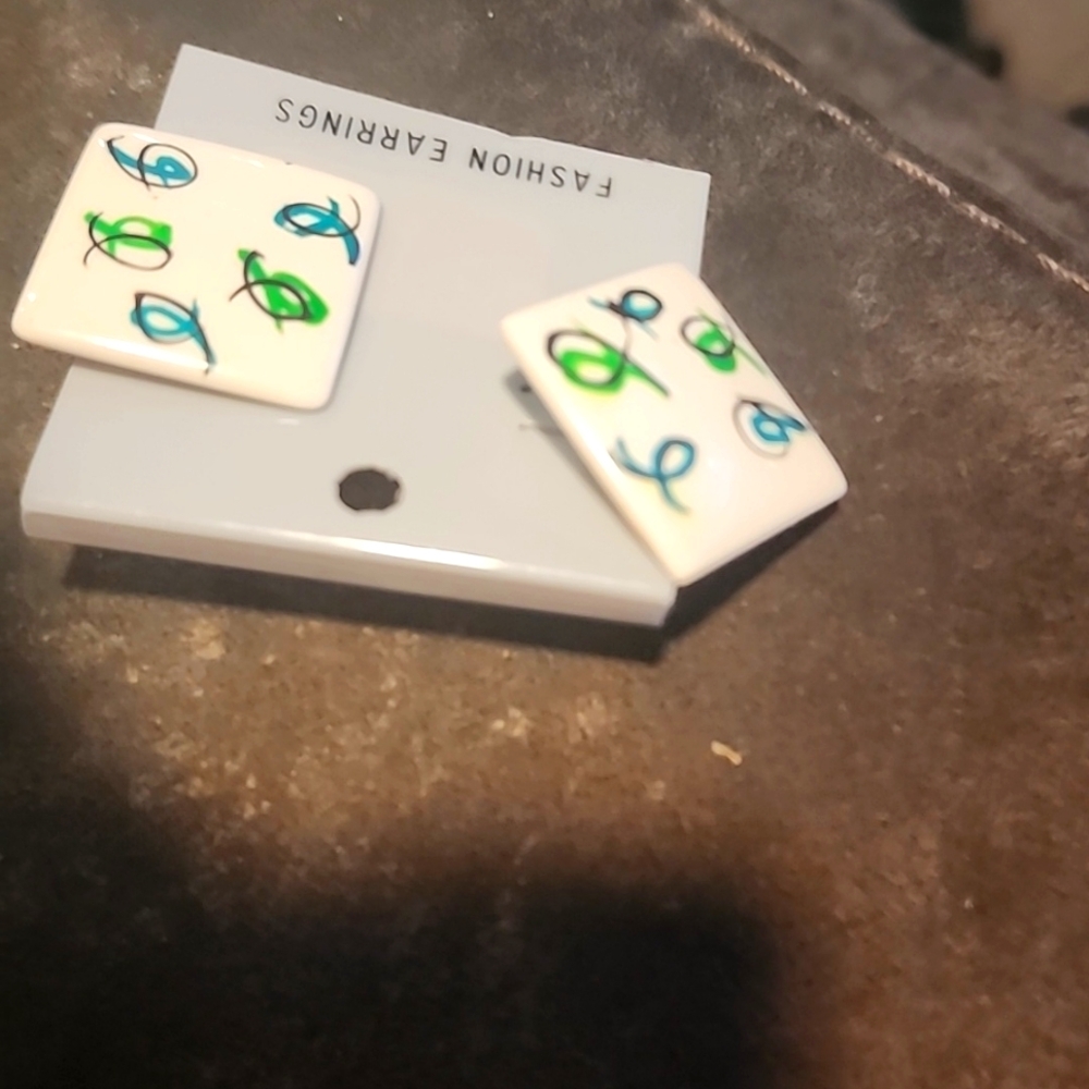 Post earring